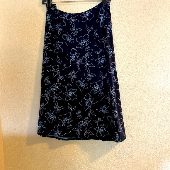 Casual Corner Annex Black and Green Floral Flowers Skirt - Picture 1 of 9